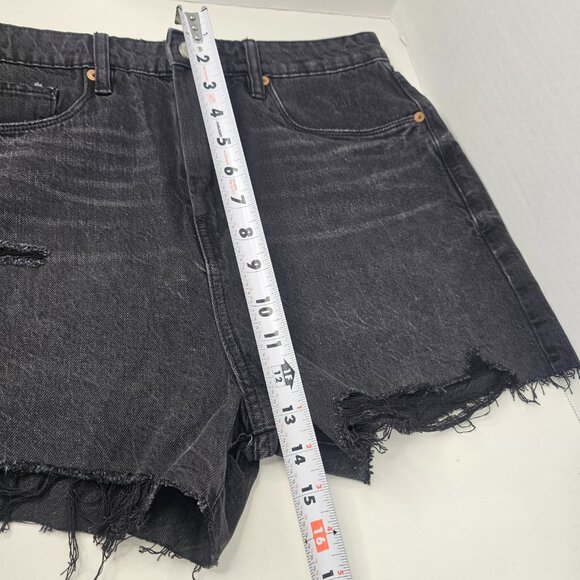 The Reeve Blank NYC Black Denim Short Women High Rise Ribcage Size 29 Distressed - Picture 9 of 10